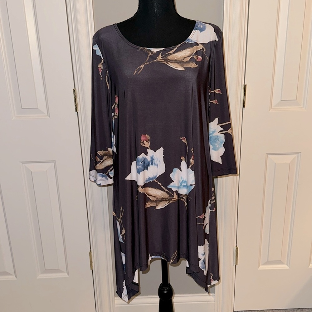 Grey Handkerchief Tunic 3/4 sleeves stretchy material